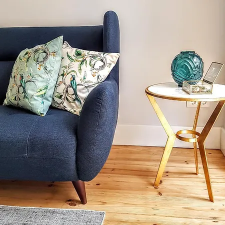 Comfort In The Center Of リスボン